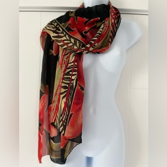 Christina/🧣Red floral scarf/ Neck scarf/ Bag scarf/ Head scarf/ 100%  polyester - Picture 4 of 9